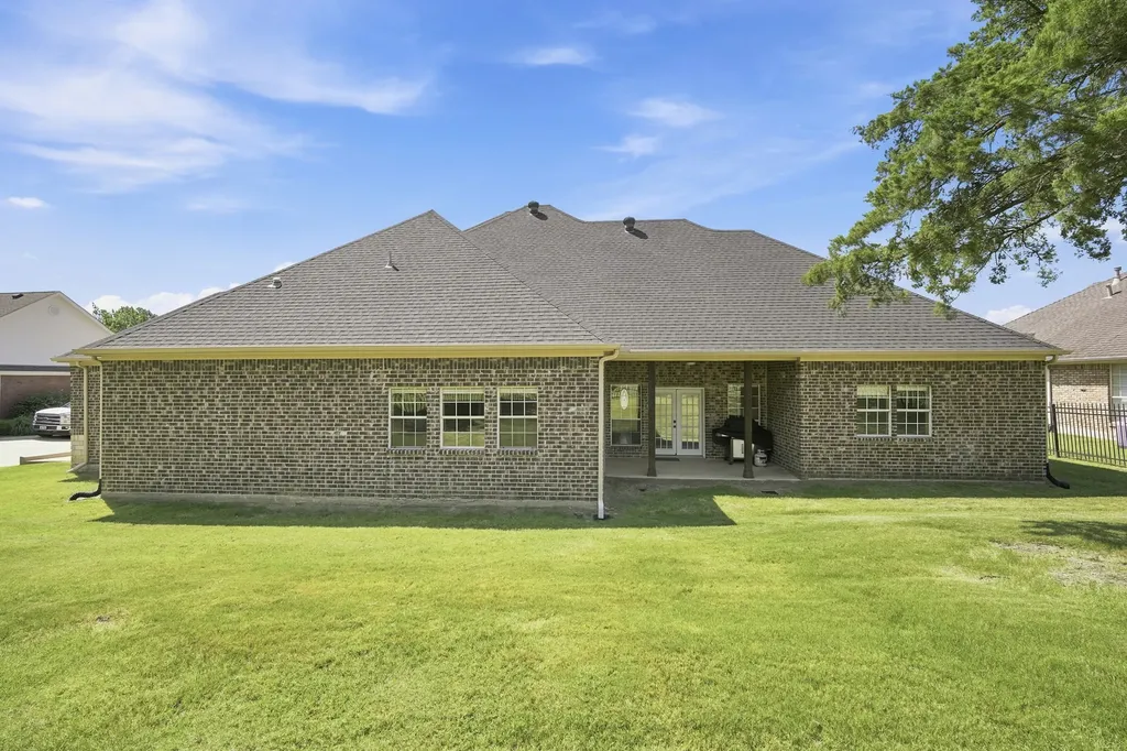 1906 Clearview Drive Ennis TX 75119