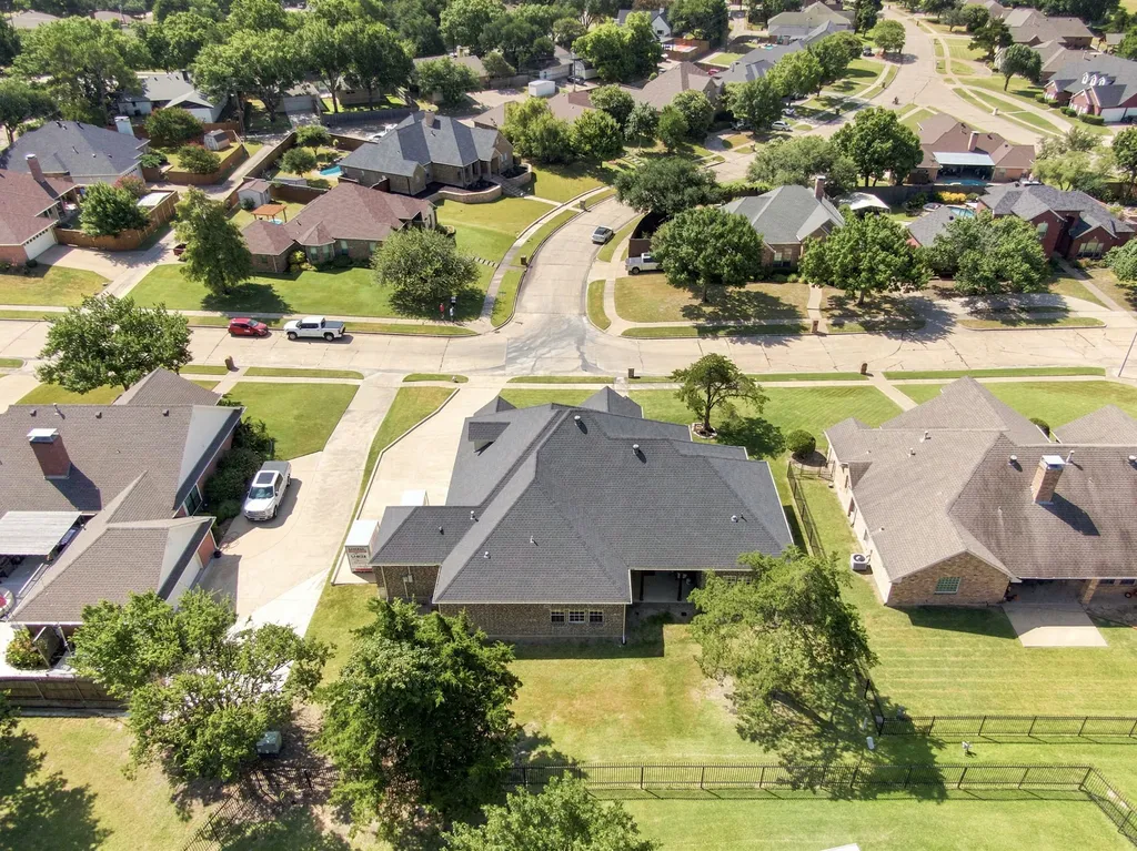 1906 Clearview Drive Ennis TX 75119