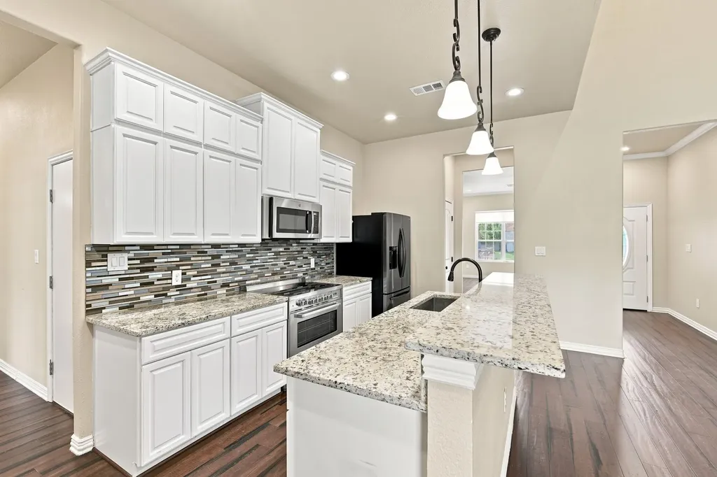 1906 Clearview Drive Ennis TX 75119