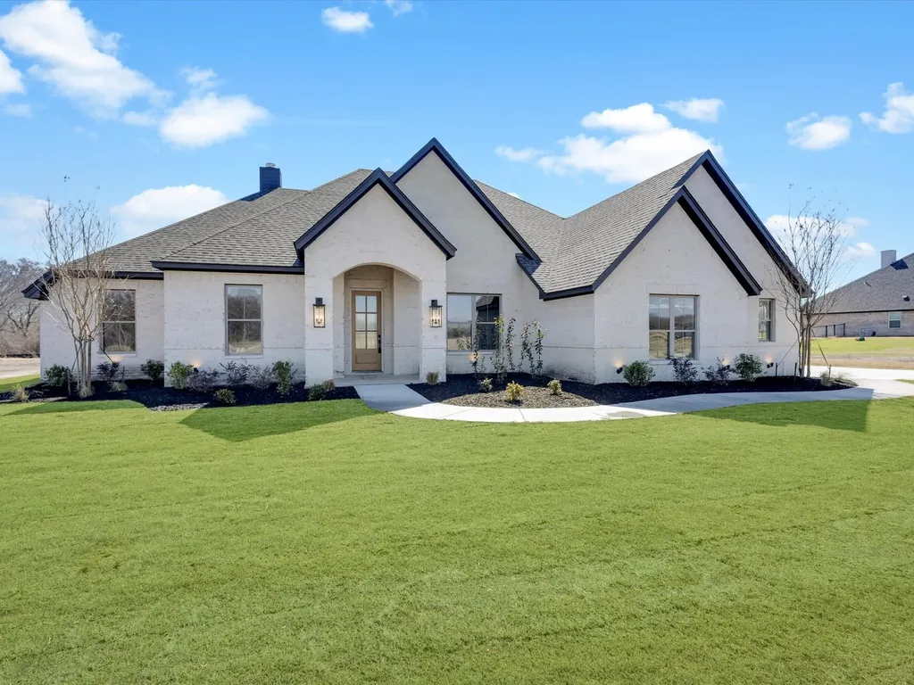 1013 Silver Sage Weatherford TX 76085
