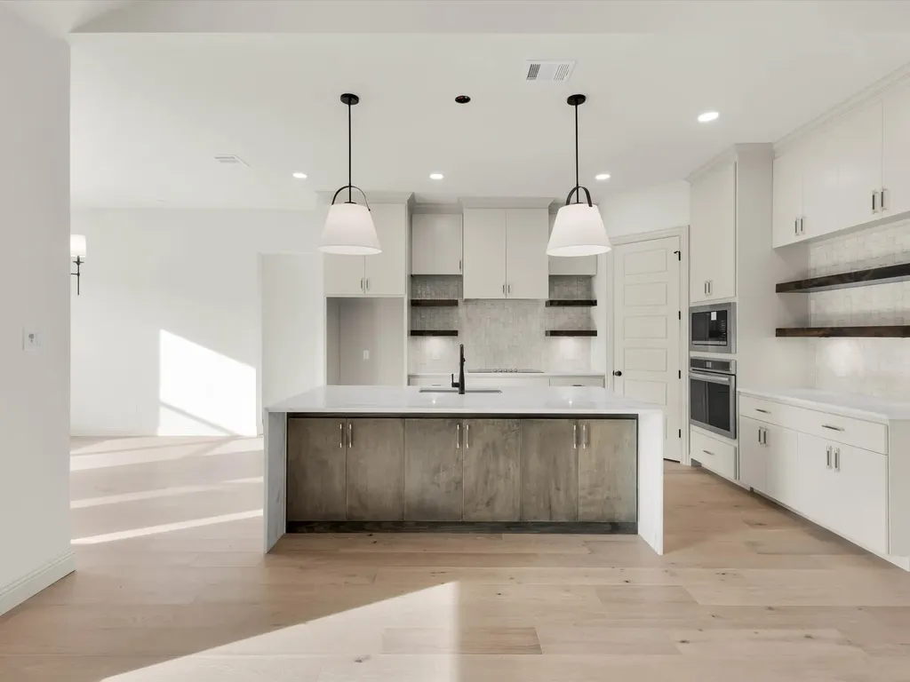 1013 Silver Sage Weatherford TX 76085