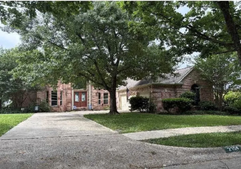 2104 Mossy Oak Drive Irving TX 75063