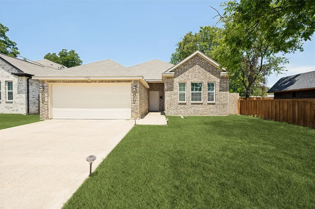 2733 Carpenter Avenue Dallas TX 75215