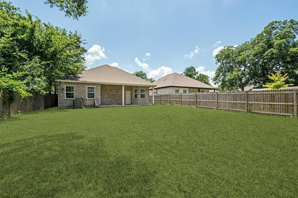 2733 Carpenter Avenue Dallas TX 75215