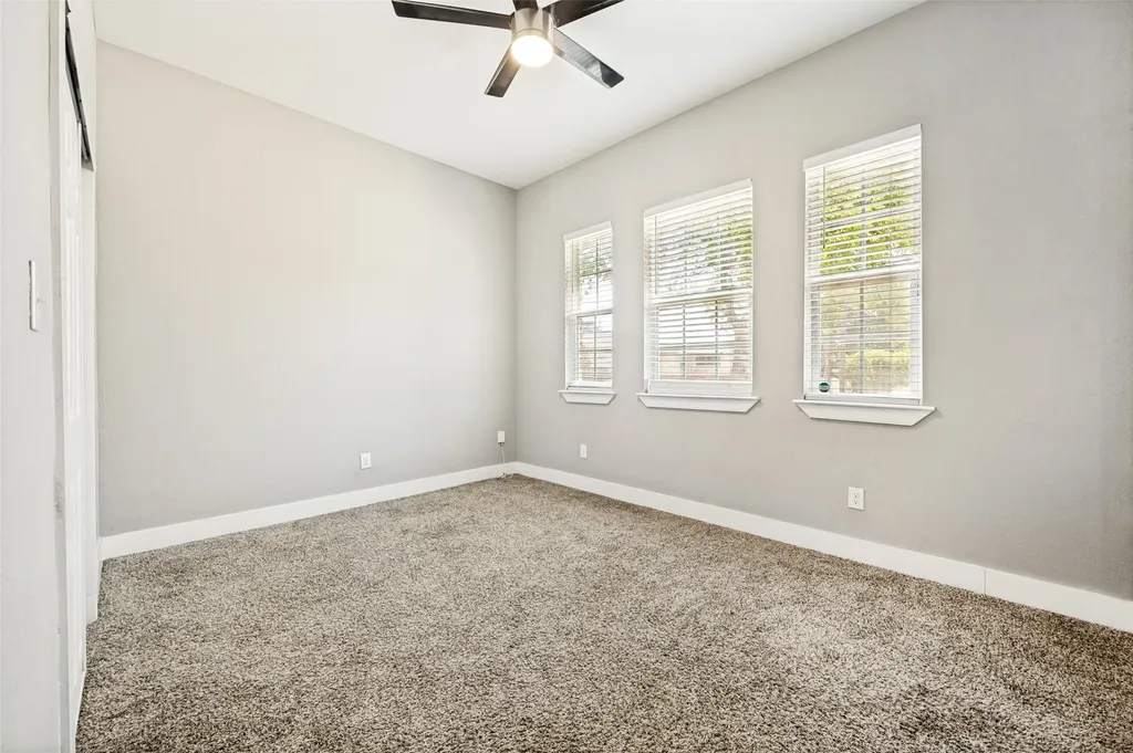 2733 Carpenter Avenue Dallas TX 75215