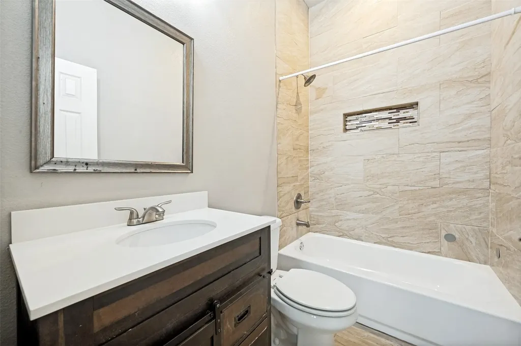 2733 Carpenter Avenue Dallas TX 75215