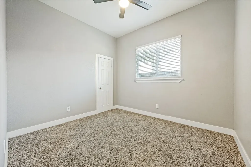 2733 Carpenter Avenue Dallas TX 75215