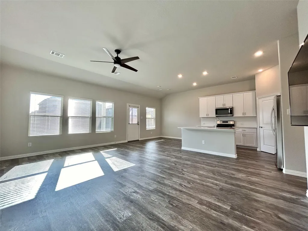 1804 Berry Ridge Trail Aubrey TX 76227