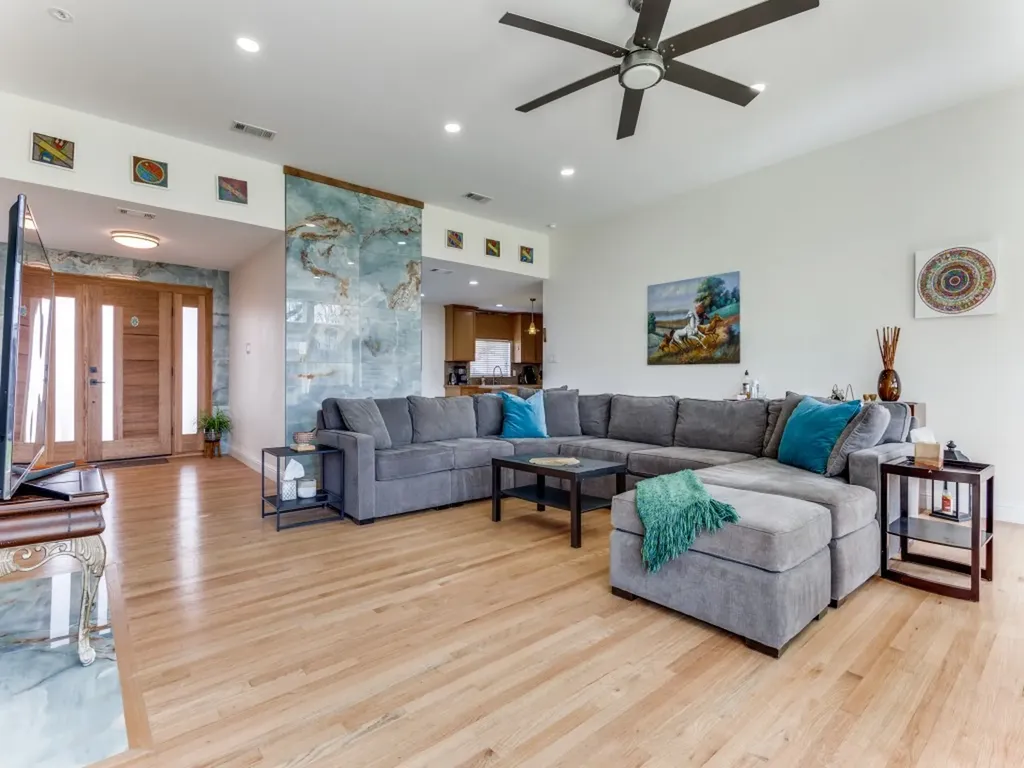 5616 Mcshann Road Dallas TX 75230