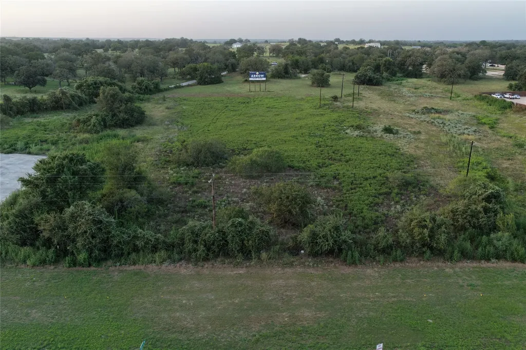 00 Highway 90 Luling TX 78648