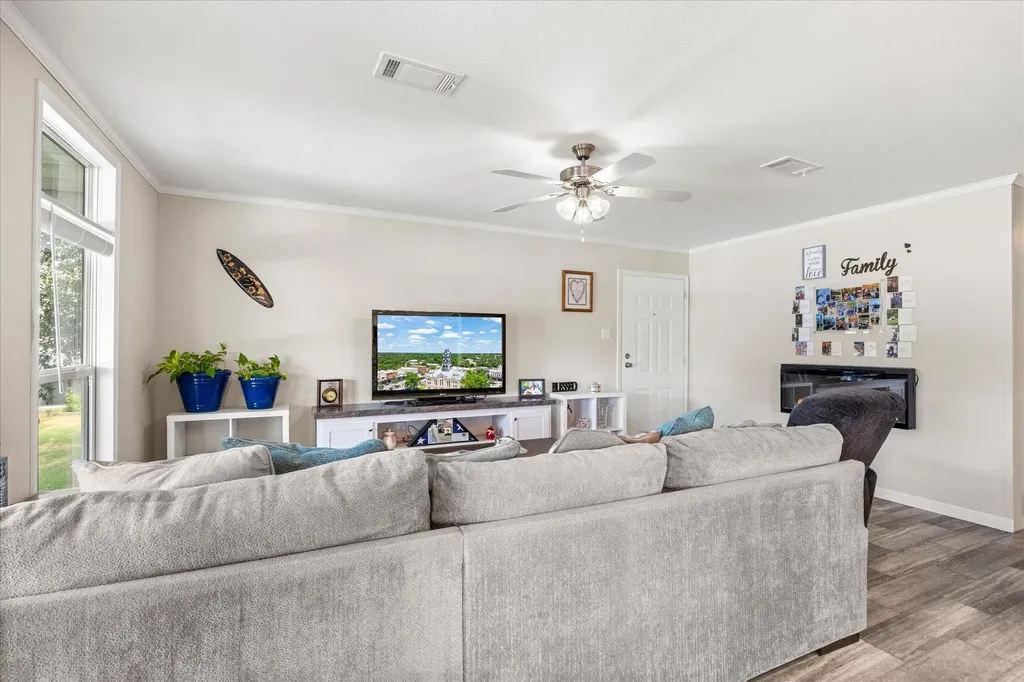 6623 Dayla Court Granbury TX 76049
