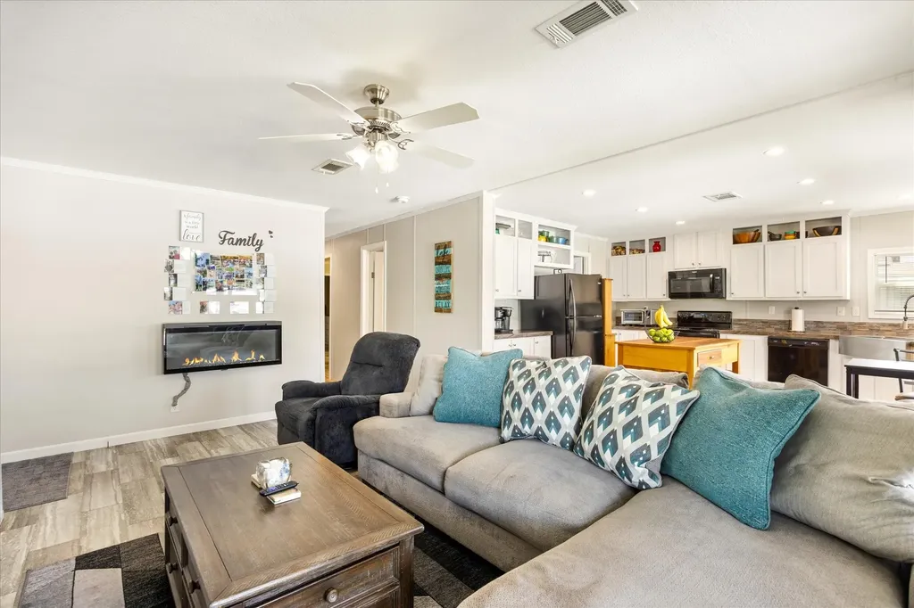 6623 Dayla Court Granbury TX 76049