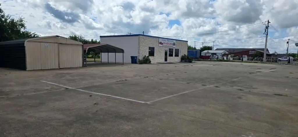 1404 N Stemmons Freeway Sanger TX 76266