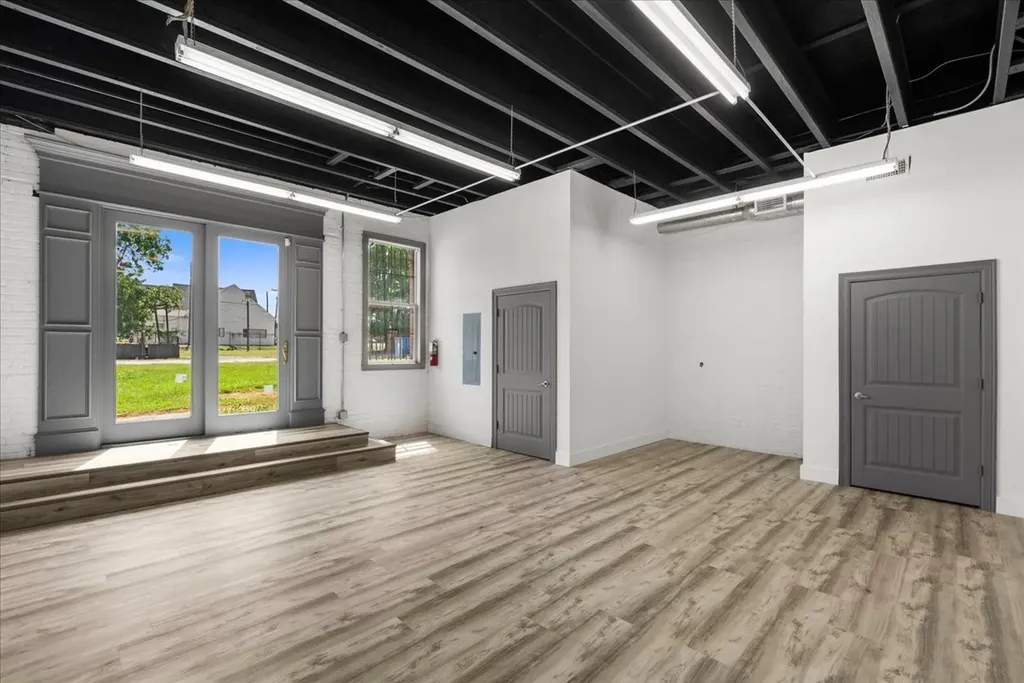 418 N Beaton St Street Corsicana TX 75110