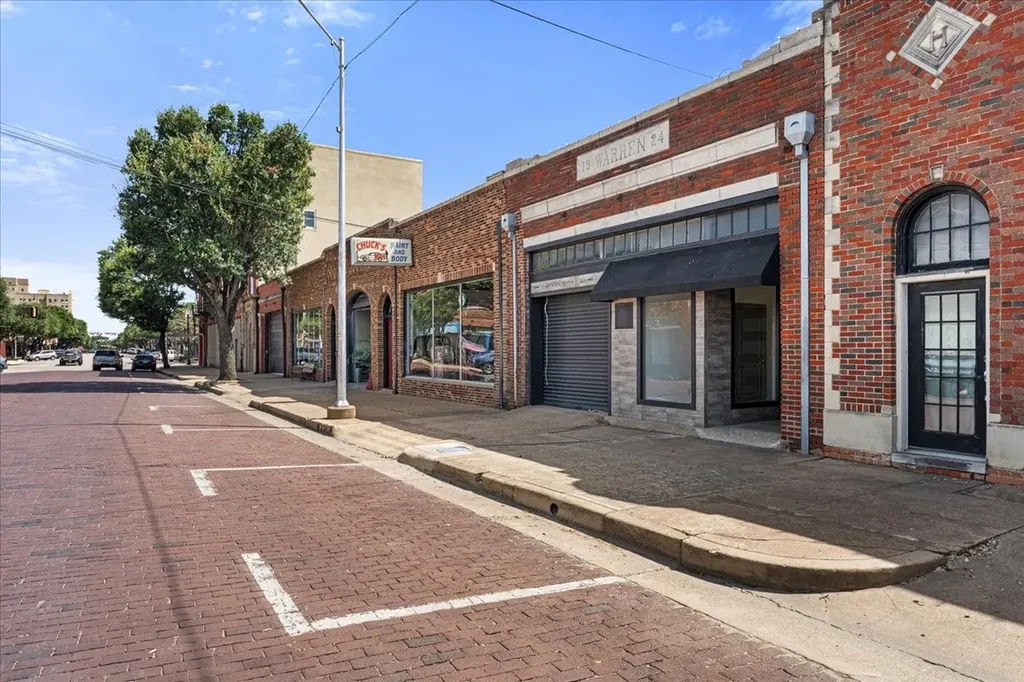 418 N Beaton St Street Corsicana TX 75110
