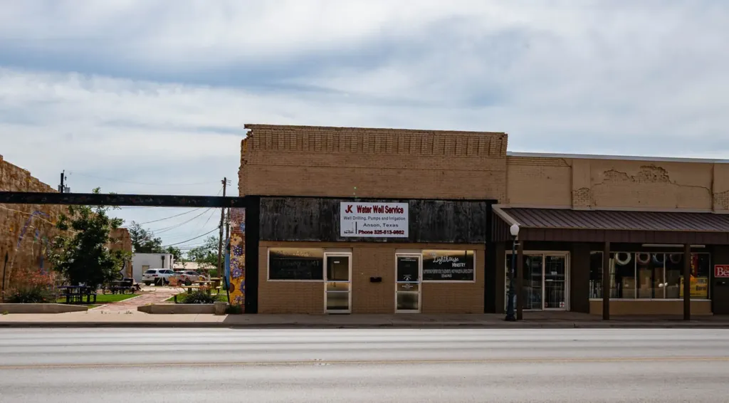 1231 Commercial Street Anson TX 79501