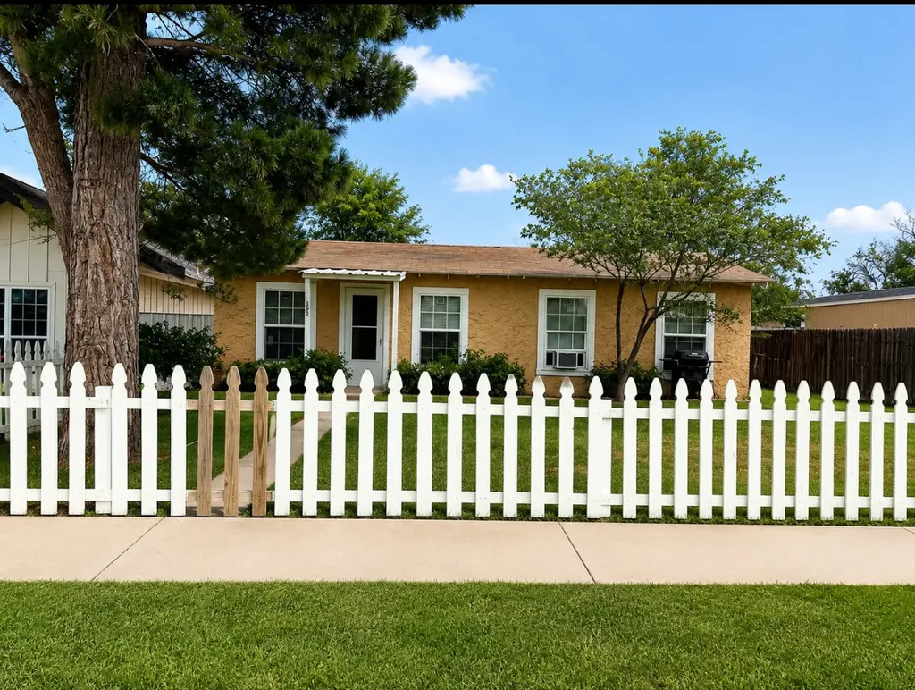 306 5th Street Andrews TX 79714