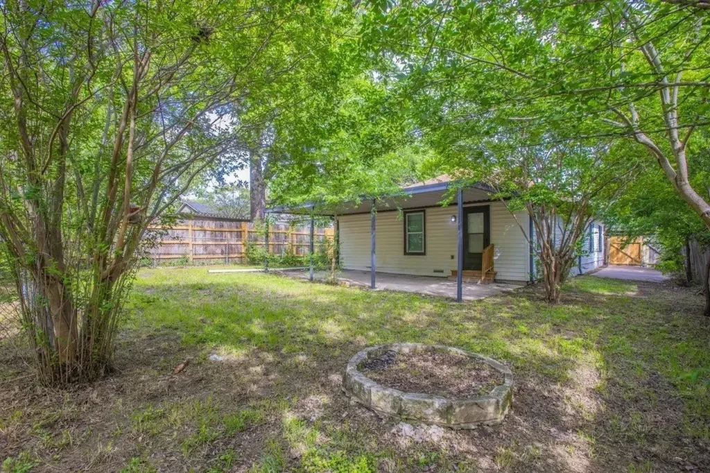 2329 Connor Avenue Waco TX 76706