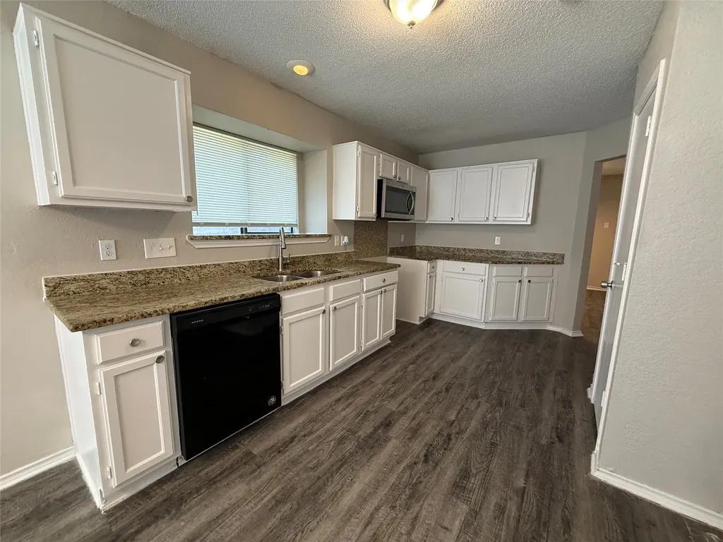 4910 Kelso Lane Garland TX 75043