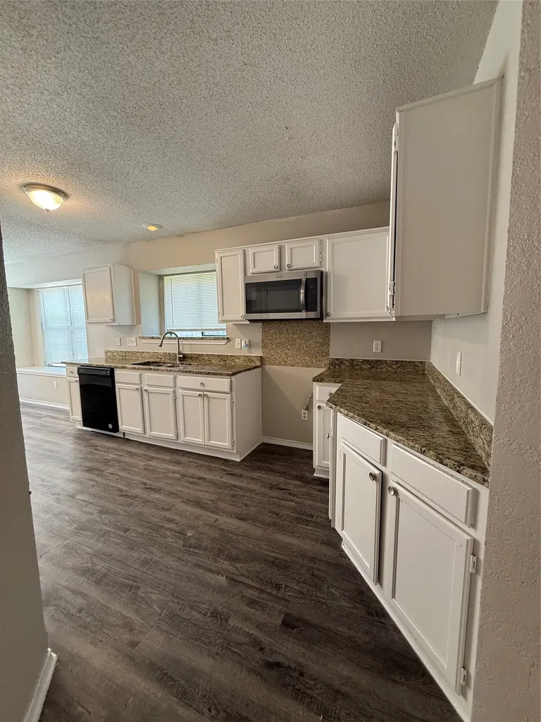 4910 Kelso Lane Garland TX 75043