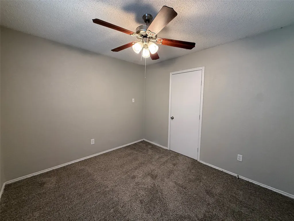4910 Kelso Lane Garland TX 75043