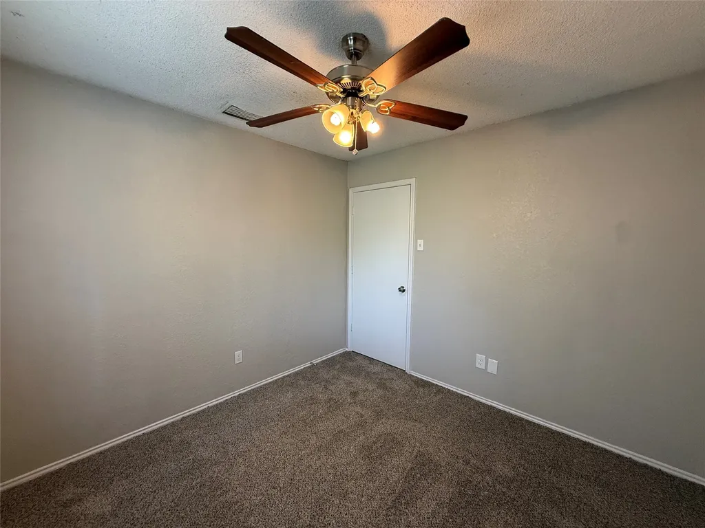 4910 Kelso Lane Garland TX 75043