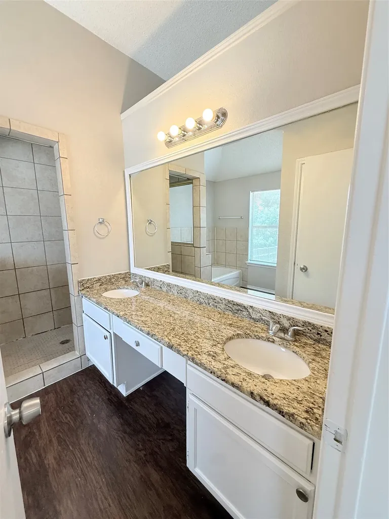 4910 Kelso Lane Garland TX 75043