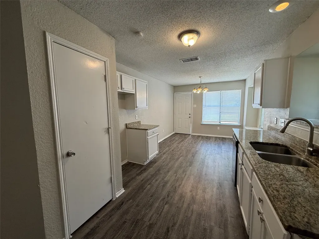 4910 Kelso Lane Garland TX 75043