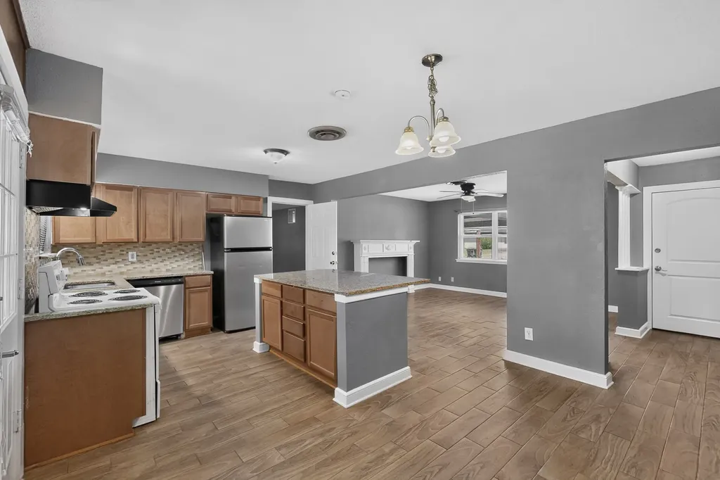 2228 52nd Street Dallas TX 75216