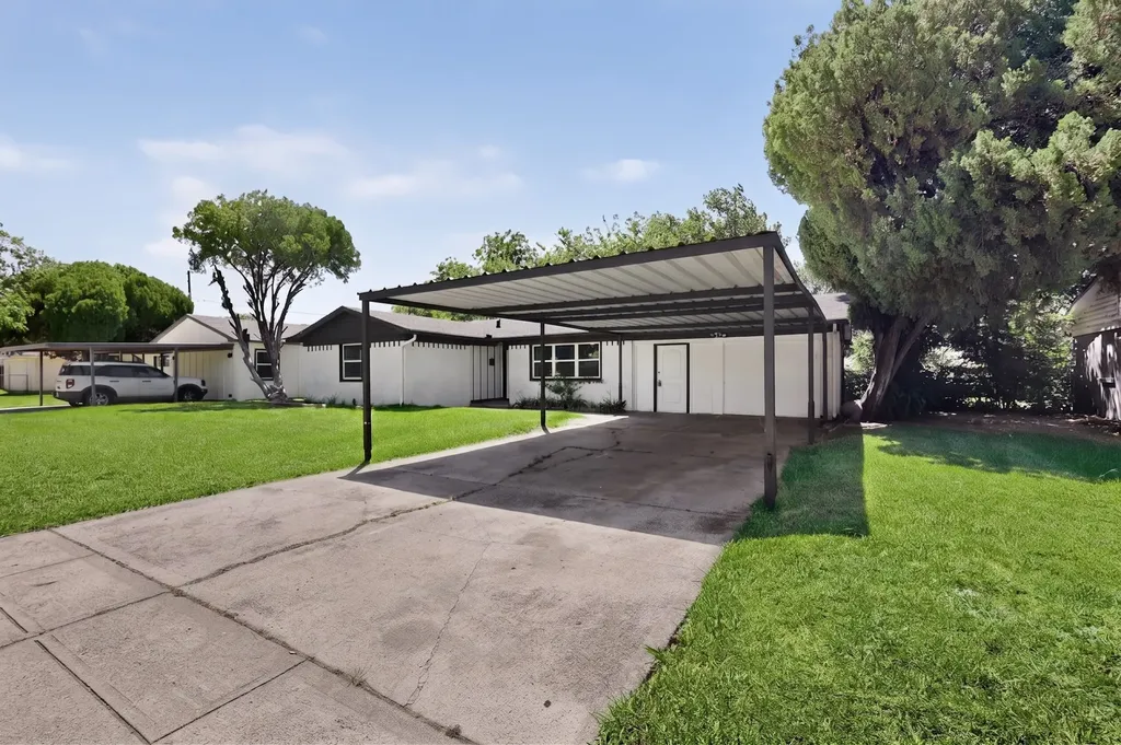 2228 52nd Street Dallas TX 75216