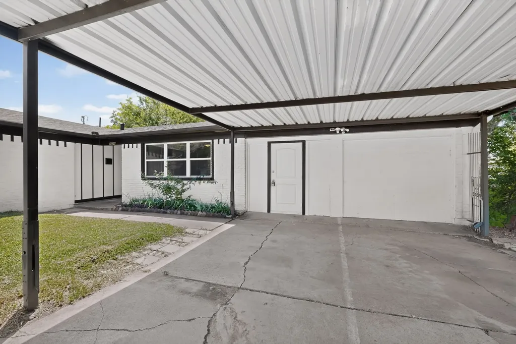2228 52nd Street Dallas TX 75216