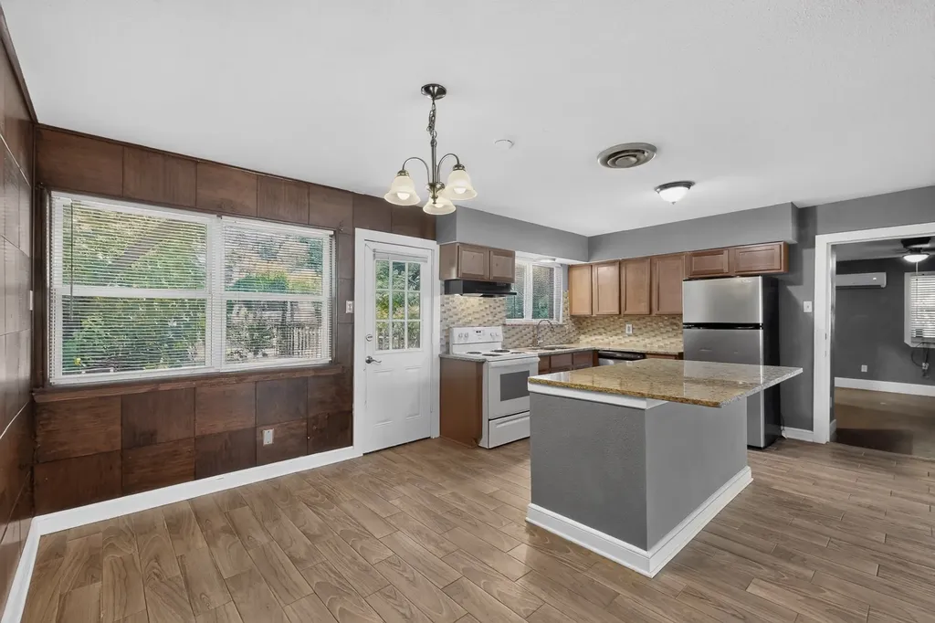 2228 52nd Street Dallas TX 75216