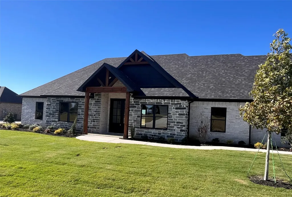 1404 Dixie Estates Way Whitesboro TX 76273