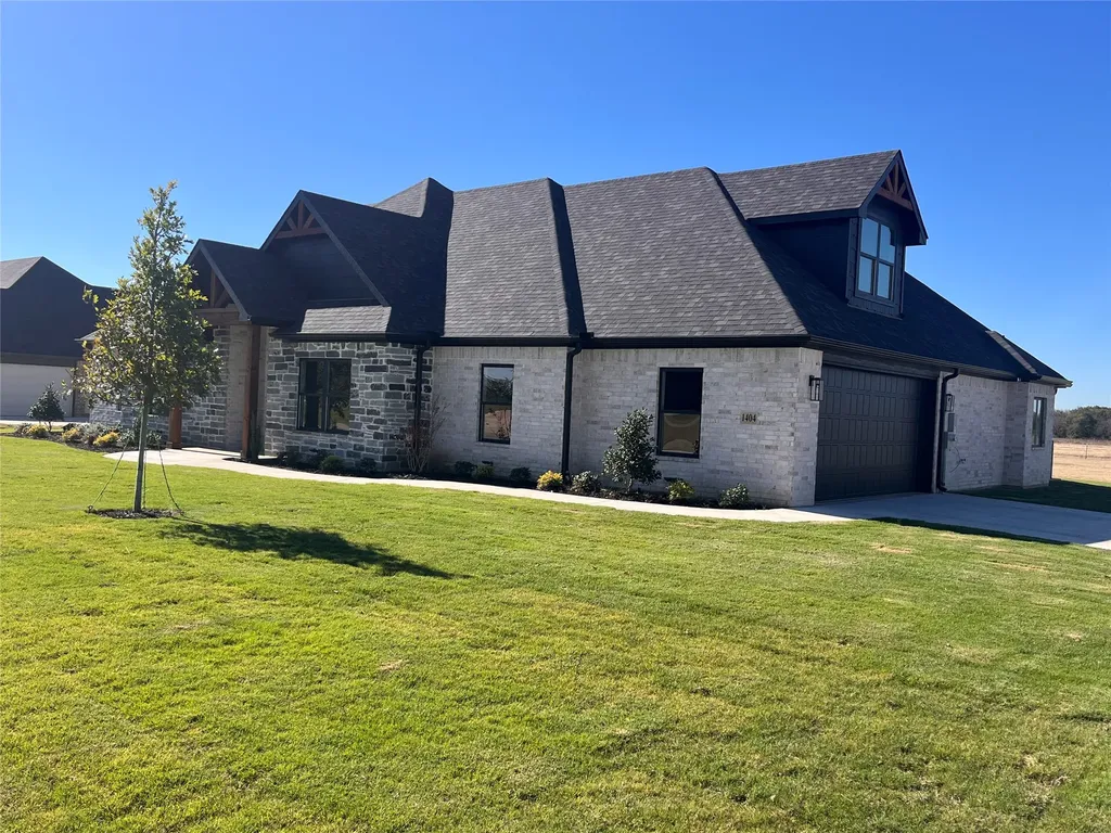 1404 Dixie Estates Way Whitesboro TX 76273