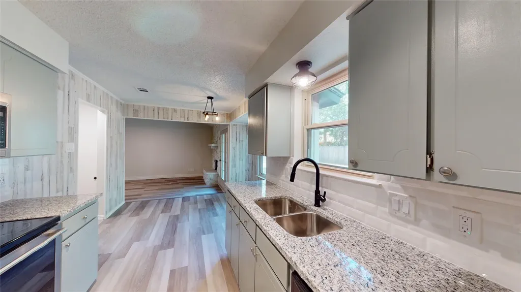 6412 Grasshopper Drive Watauga TX 76148