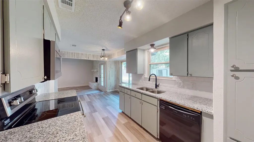 6412 Grasshopper Drive Watauga TX 76148