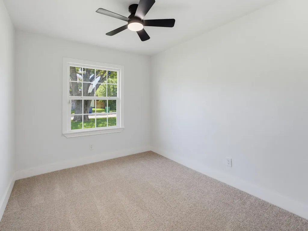 5852 Lyle Street Westworth Village TX 76114