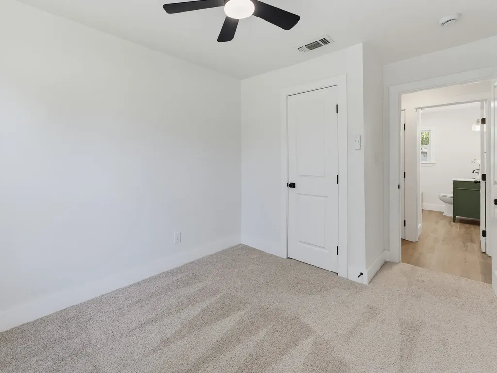 5852 Lyle Street Westworth Village TX 76114
