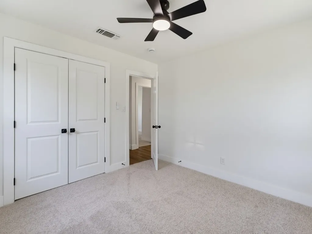 5852 Lyle Street Westworth Village TX 76114