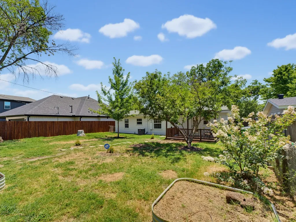 5852 Lyle Street Westworth Village TX 76114