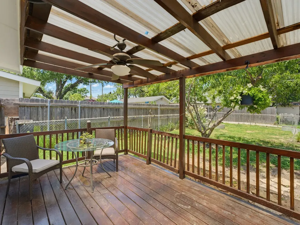 5852 Lyle Street Westworth Village TX 76114