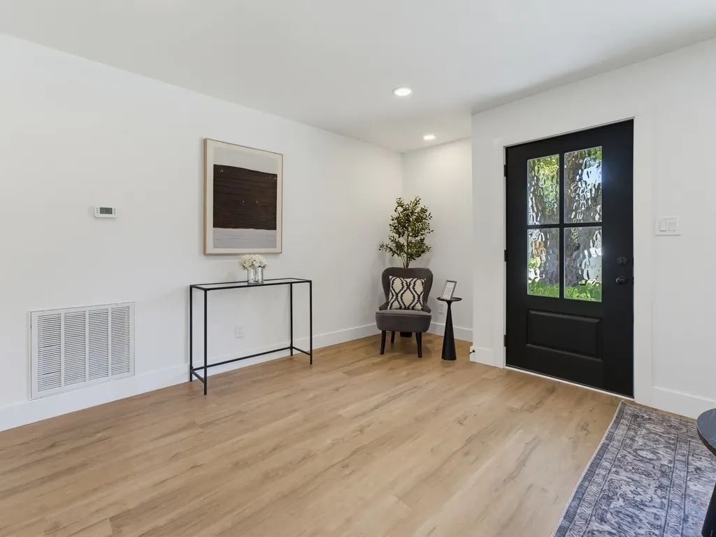 5852 Lyle Street Westworth Village TX 76114