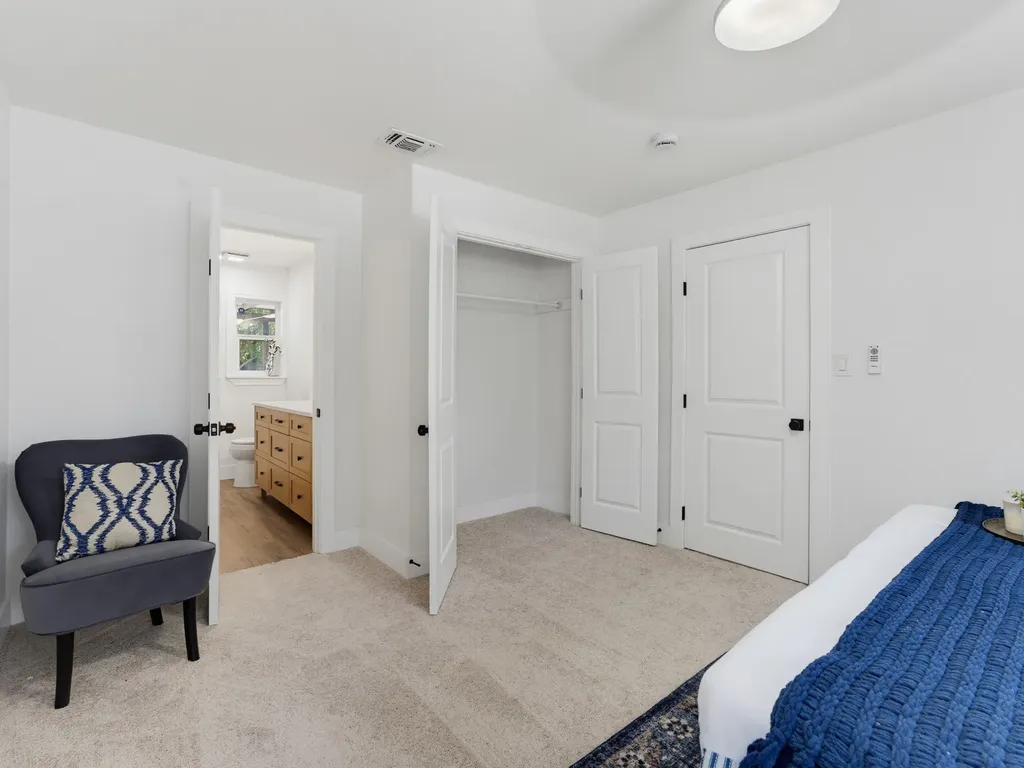 5852 Lyle Street Westworth Village TX 76114