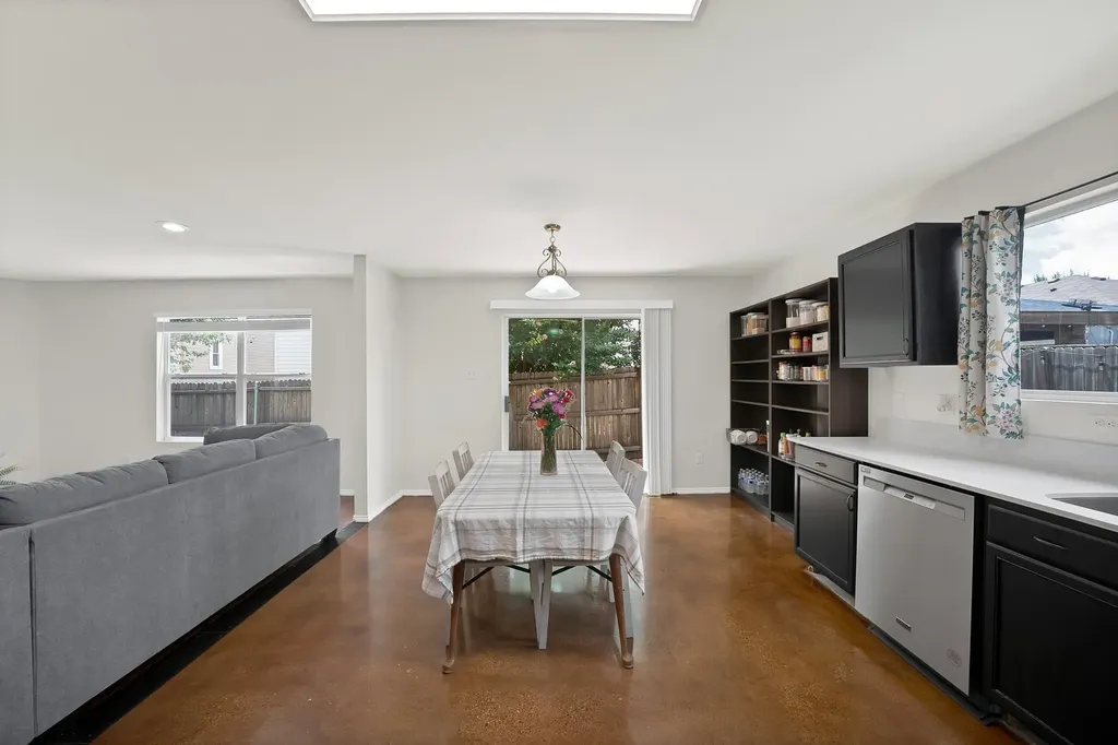 1015 Crow Court Dallas TX 75051