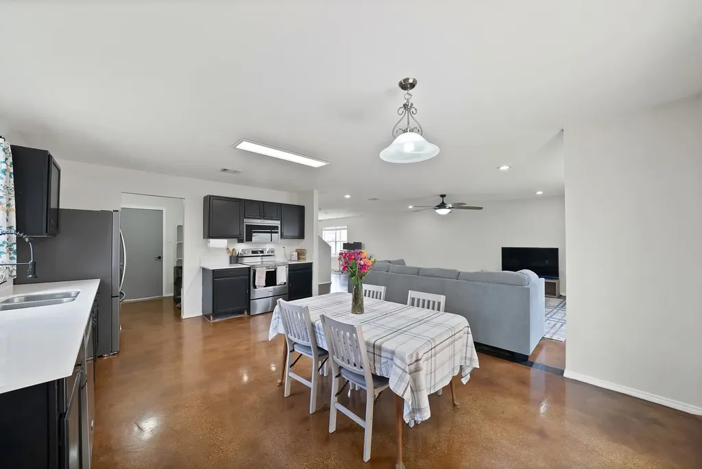 1015 Crow Court Dallas TX 75051