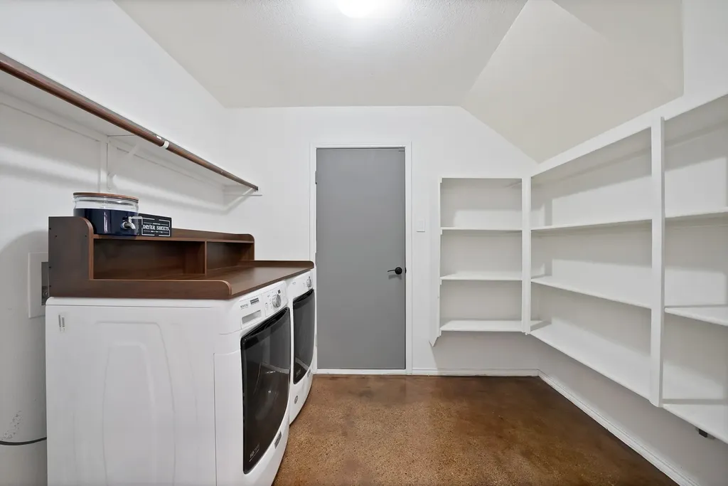 1015 Crow Court Dallas TX 75051