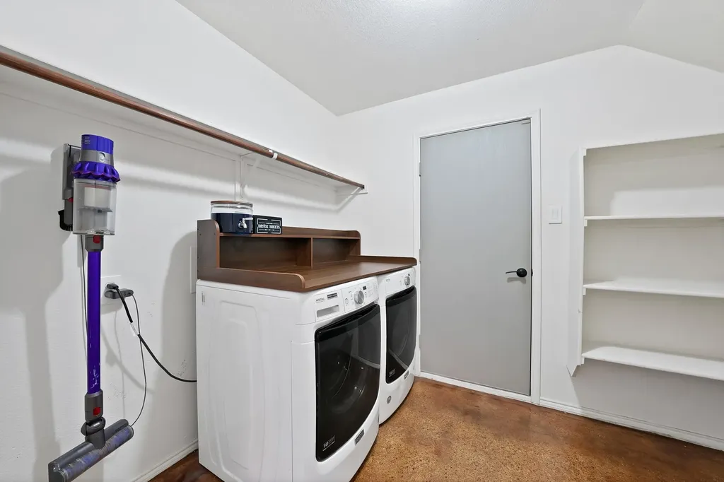 1015 Crow Court Dallas TX 75051