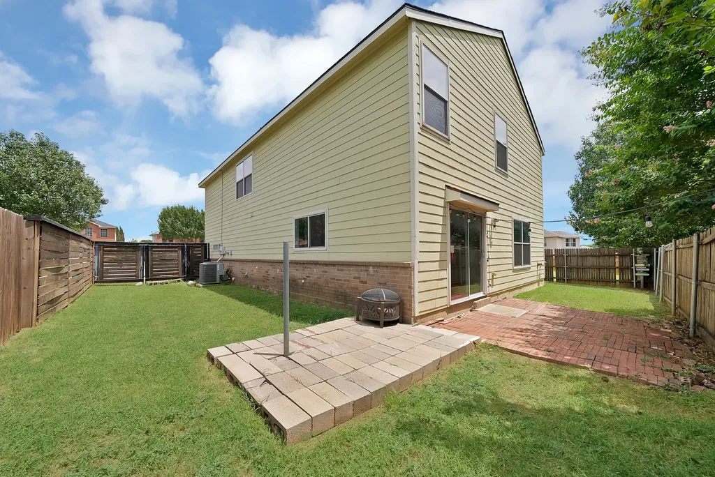 1015 Crow Court Dallas TX 75051