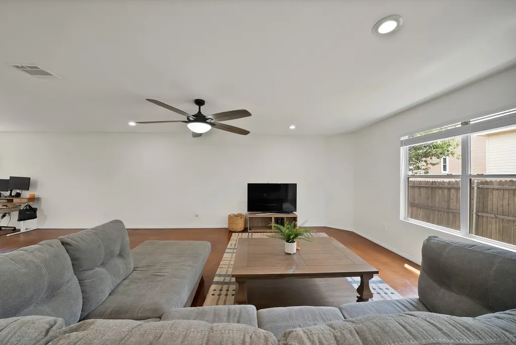 1015 Crow Court Dallas TX 75051