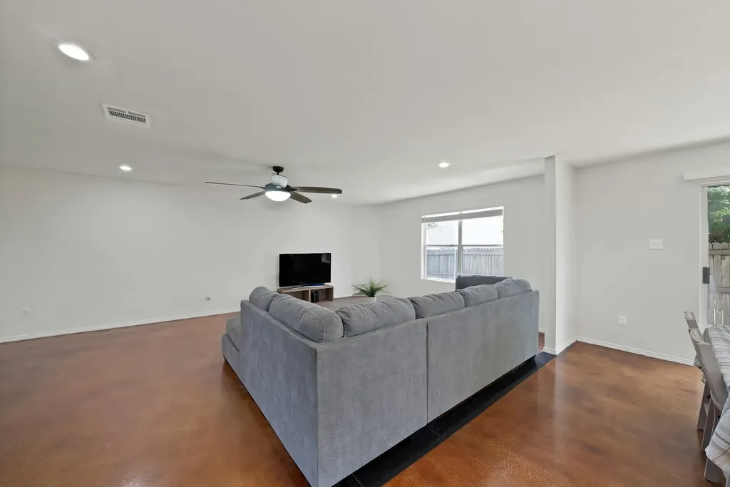 1015 Crow Court Dallas TX 75051